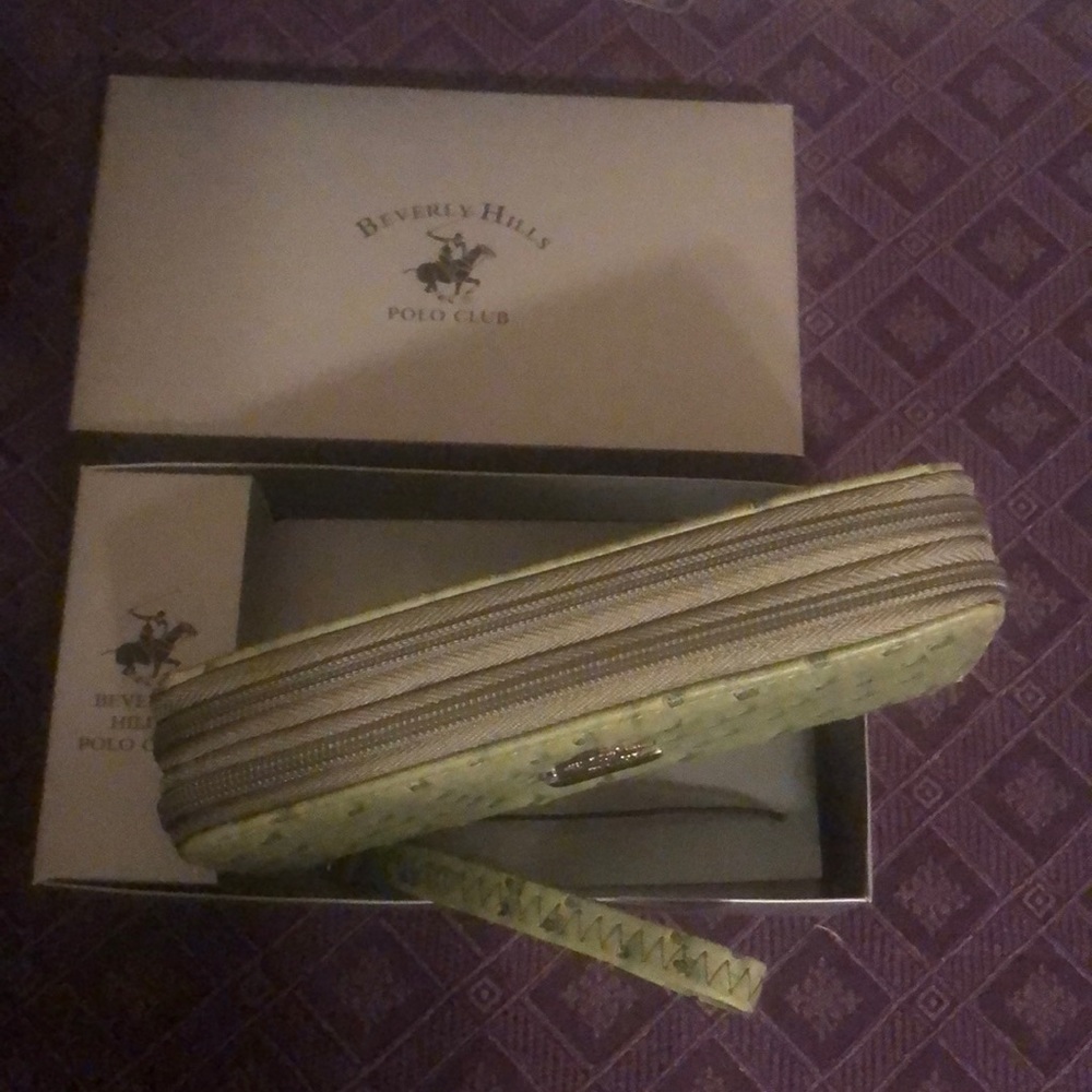 Wallet - Picture 3 of 5